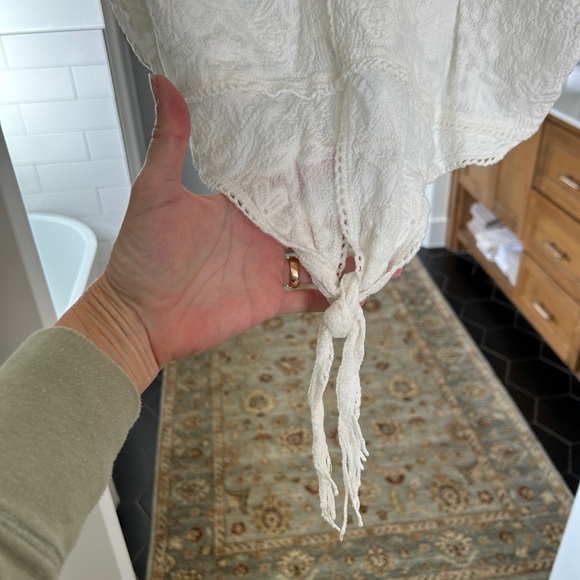 Democracy White Crochet Lace Peasant Blouse - Picture 5 of 5